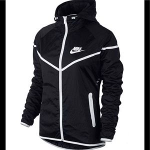 Nike Tech Aeroshield Running Jacket